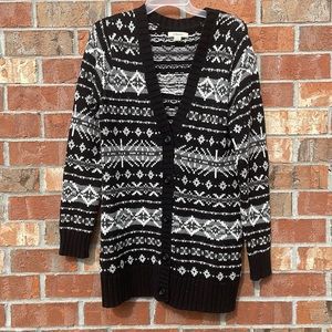 G.H. Bass & Co. size large woman’s sweater Black White Gray Cardigan Buttons